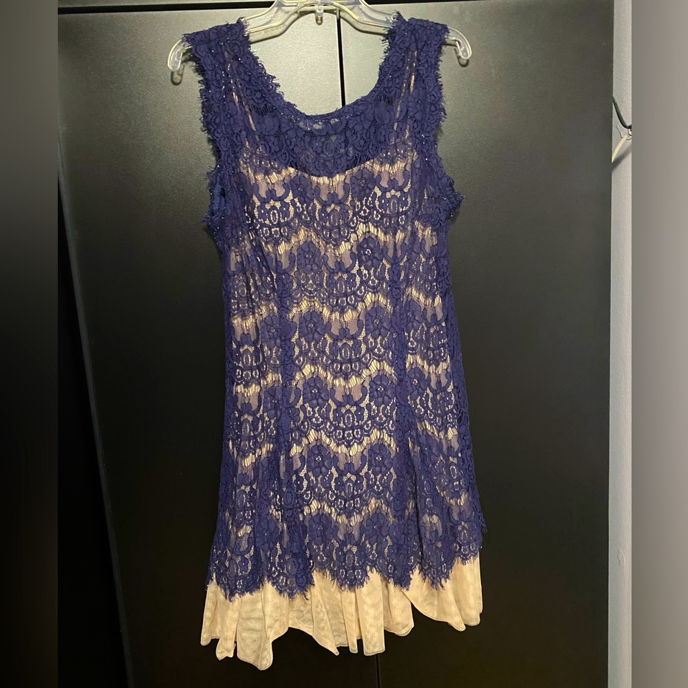 Betsy Adam Navy Blue and Beige Lace Tule Short Sleeve